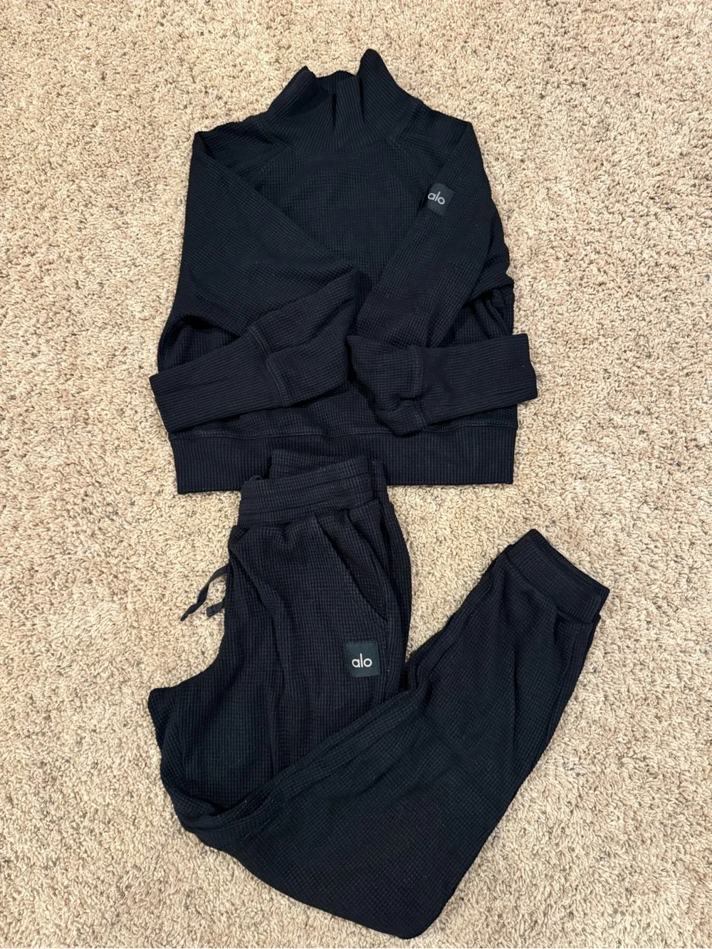 Set!! ALO Yoga Waffle Weekend Escape set.